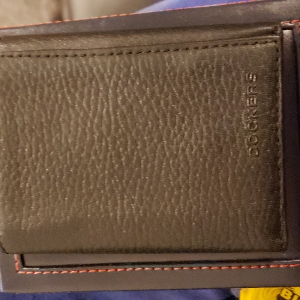 Leather Dockers Trifold Wallet